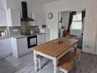 Stylish Ashbourne townhouse near the Peak District and Alton Towers - 9