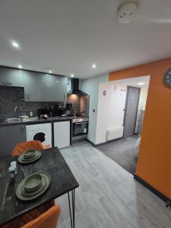 Perfect For Long Stays - Comfy Studio Flat - 8