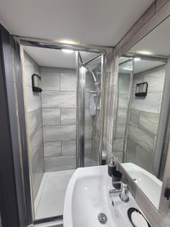 Perfect For Long Stays - Comfy Studio Flat - 7