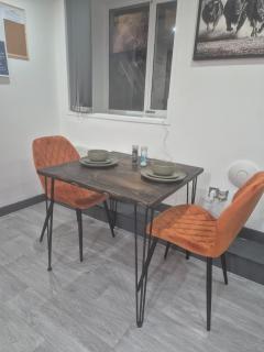 Perfect For Long Stays - Comfy Studio Flat - 3