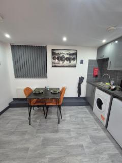 Perfect For Long Stays - Comfy Studio Flat - 1