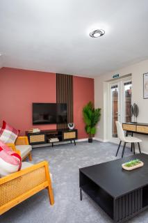 Vacant Nest Cleveland Close Central Parking - 7