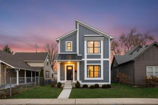 Hot Tub - Gym - Pizza Oven - PS5 - Ping Pong - 2MIN from DT - 5