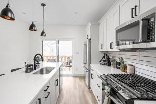 Hot Tub - Gym - Pizza Oven - PS5 - Ping Pong - 2MIN from DT - 1