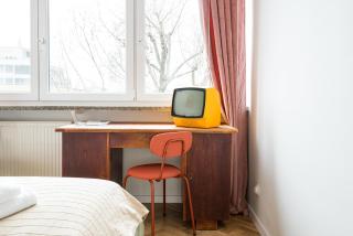 Wilcza PRL Retro Journey Apartment by BookingHost - 4