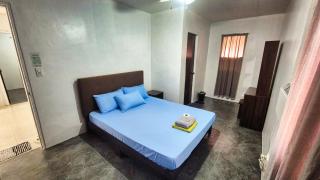 Isla Vida Apartments - 6
