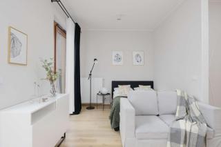 Bright Studio Krochmalna Near Warsaw City Centre by Noclegi Renters - 4