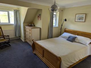 Family home in lovely village with big garden - 8