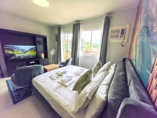 Traveller's Hub Studio with Balcony-Pool-Near Airport, Puerto Prinsesa,Palawan - 8