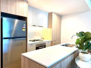 Sydney CBD luxury high level 2 bedroom2 bathroom condo with City view- Pool Gym 4 - 1
