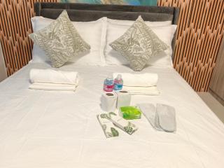 Traveller's Hub Studio with Balcony-Pool-Near Airport, Puerto Prinsesa,Palawan - 3