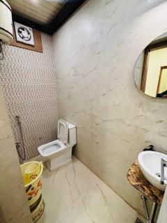 Sri Kedar Khand Guest House - 4