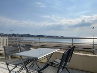 505 - A ERQUY, située en bordure de la plage du centre, à 800m des commerces - 1