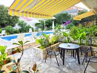 App Visy in Center Novalja with Pool - 2