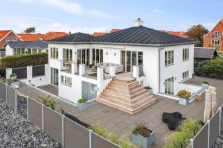 Eksklusiv Ferieoase Med Plads Til Hele Familien, Med Udsigt Til Fjorden - 0