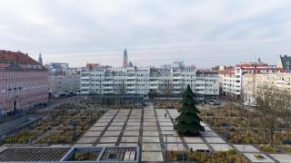 Plac Nowy Targ, Sun&Snow - 1