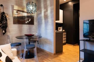 Luxury Art & Chromotherapy Apt-Hospital District4 - 3