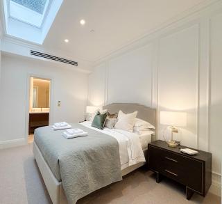 Limited Edition, Hyde Park-King's Garden Lux 3bed - 4