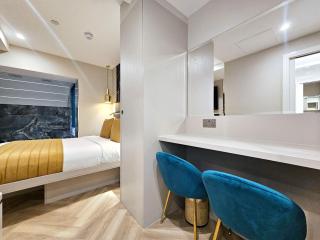 Pretty Little Studios - London - 1