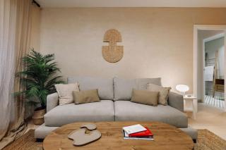 Impressive beachfront home - 9