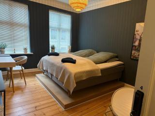 Green Brook - Blue Suite - 9