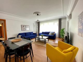 Central Location 3 Bedroom Flat - No6 - 0