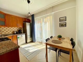 Central Location 3 Bedroom Flat - No6 - 2
