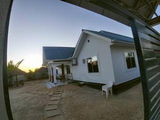 Malaika White House Apartment & Spa - 1