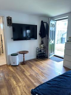 Cosy Garden Studio, close to Central and Wembley - 1