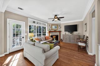 BH51: 51 Burroughs Hall - 8