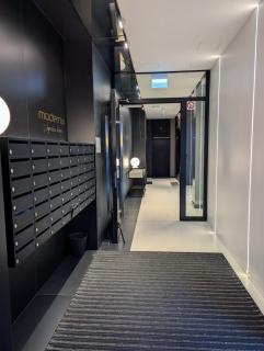 City Center Gem Huge Patio, AC & Modern Design - 7