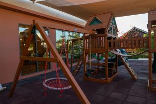 Private Home Gardens & Pools, Complementary tours and experiences inclusive - 9