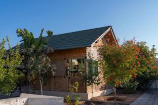 Private Home Gardens & Pools, Complementary tours and experiences inclusive - 6