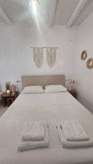 Idyllic Mykonos Suite w Jacuzzi and Sea Panorama - 2