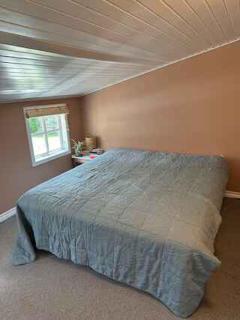 Holiday Home With Outdoor Pool, Great Location - 9