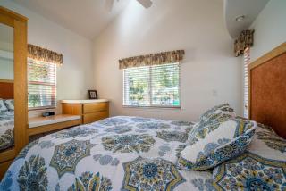 Elegant Cottage Rental on Banks of Trinity River, California - 8