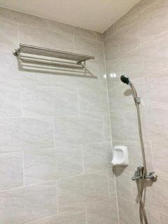 OVERTIME STAYCATION - Nearest to Airport with FREE POOL & GYM ACCESS - 4