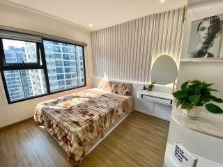 Modern 1BR with Balcony Park View Hanoi - 4