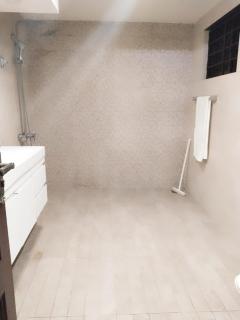 Comfort inn Luxury Living Guest House - 8