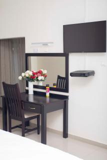 Executive comfort with premium workspace - 2334 - 9