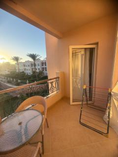 Sunset Pearl APARTMENTS - 4