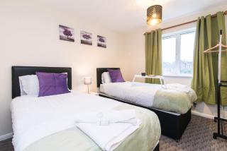 Coventry 3Bedroom with Private Garden & Parking - 8