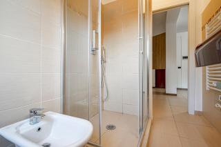 Modern Apartment 5 Minutes from Rho - 5