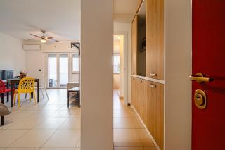 Modern Apartment 5 Minutes from Rho - 2