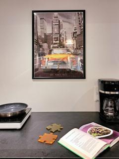 Eclectic Urban Gem w Own Entrance, Near Metro - 3