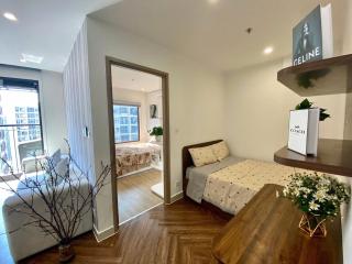 Modern 1BR with Balcony Park View Hanoi - 1