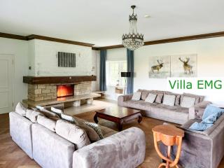 Ferienhaus Villa EMG Osnabrück Bielefeld in Preussisch-Oldendorf, Alleinlage, eigene Wald und See, Jacuzzi, Sauna für Familien Gruppen bis 20 Personen - 9