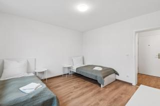 CREW BEDS - APARTMENTS in Wolfsburg 4x Bedroom, Single Beds, Free Coffee, WiFi & Parking - 24h CHECK IN #WOB01 #WOB02 - 8