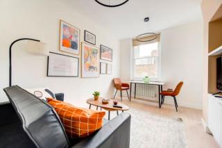 Elegant Fitzrovia Haven • Bright Modern 2BR - Pass the Keys - 0
