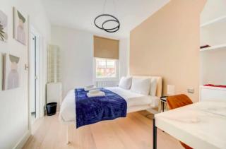 Elegant Fitzrovia Haven • Bright Modern 2BR - Pass the Keys - 6